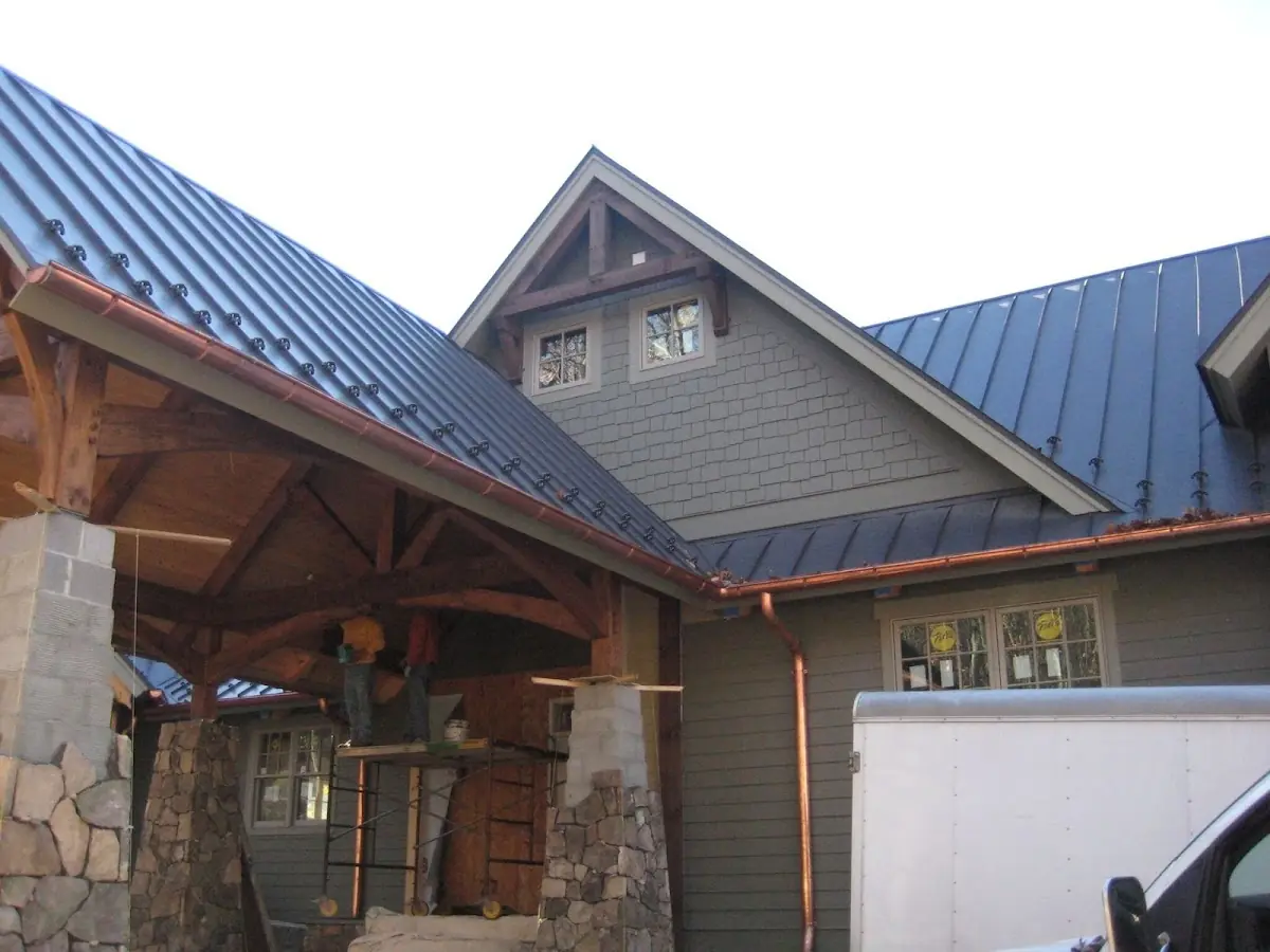 Craftsman Roofing team delivering quality roofing work in Universal City